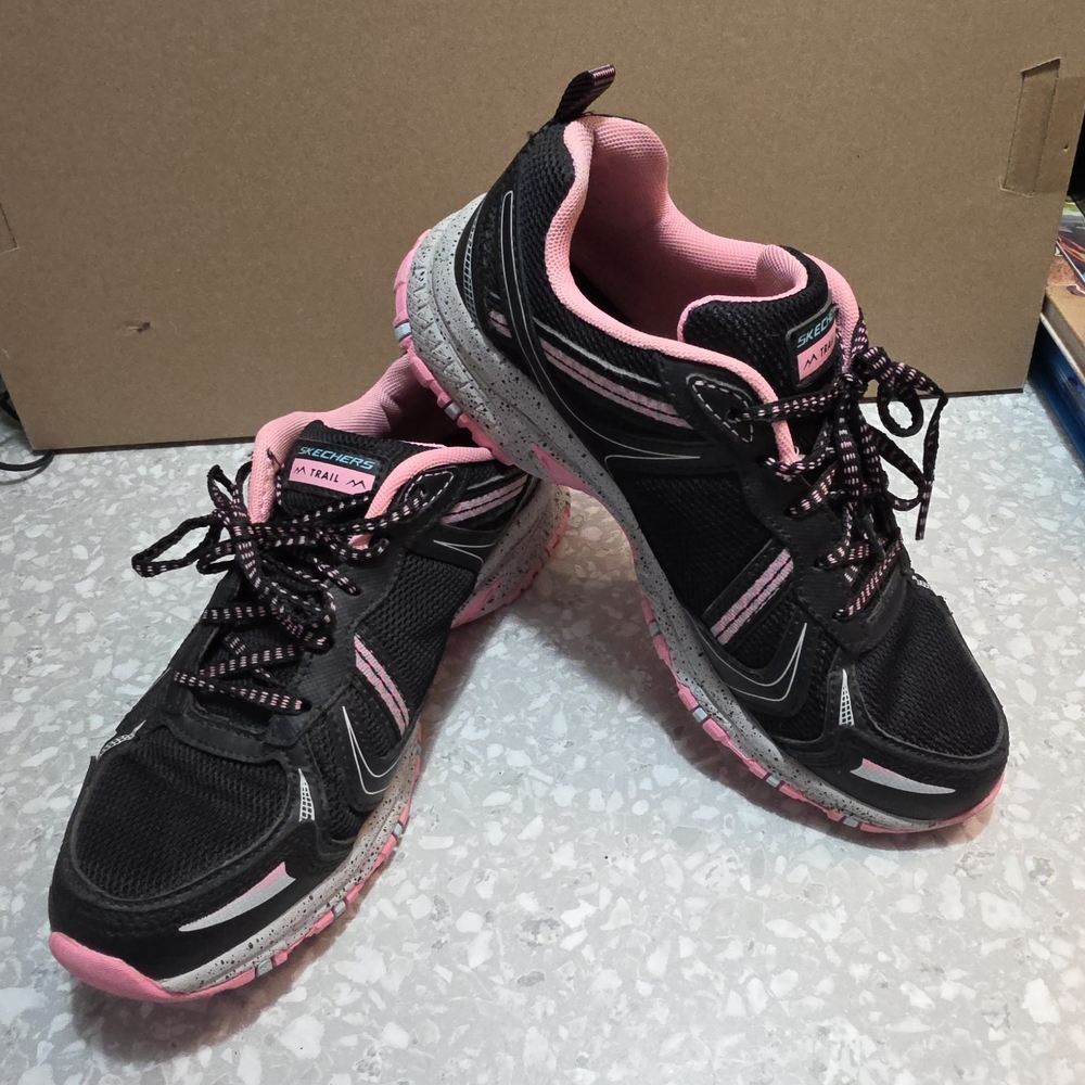 Skechers Women's Black and Pink Athletic Shoes
